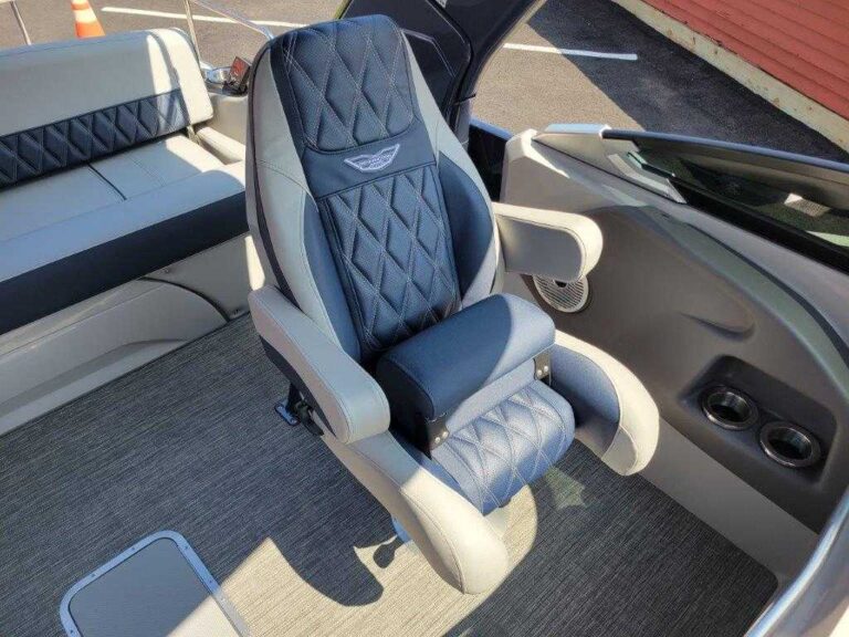 2025 Bennington 25RXSBWA - ESP - Arch - Windshield - Owner Demo US-ETWR6587F425 [photo 61]